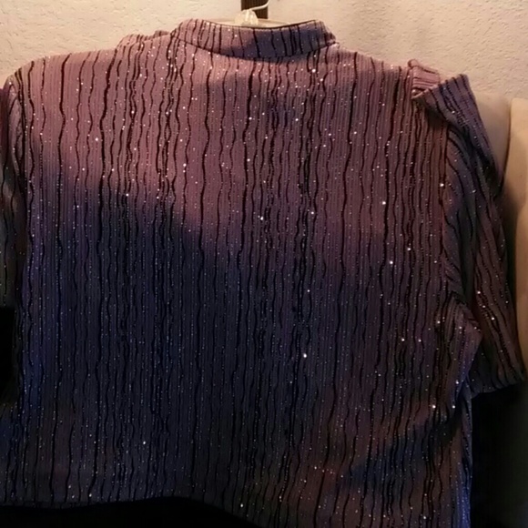 Top - Picture 3 of 4